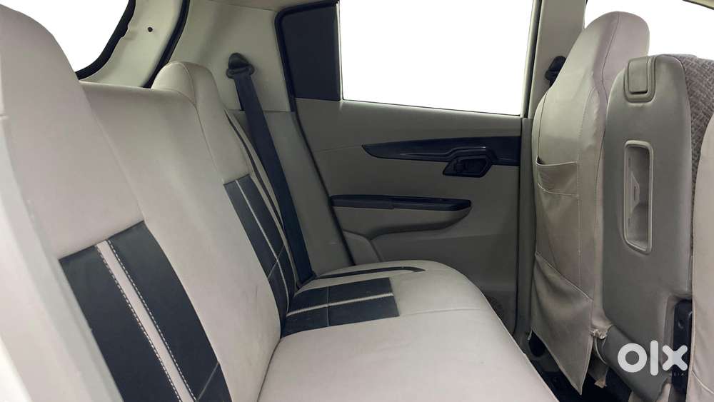 Mahindra Kuv 100 Mfalcon G80 K4, 2016, Petrol