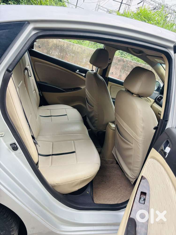 Hyundai Verna 1.6 Sx Vtvt (o), 2013, Petrol