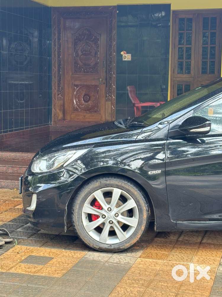 Hyundai Fluidic Verna 2012