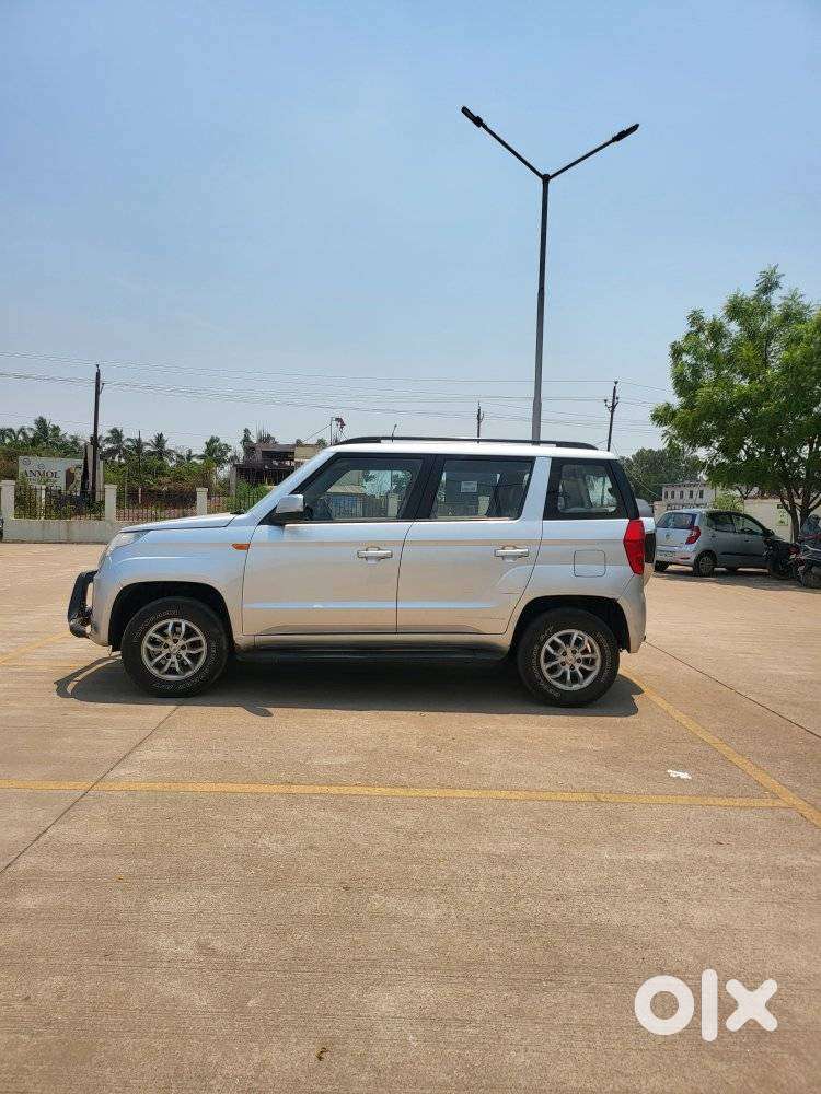 Mahindra Tuv 300 T8, 2015, Diesel