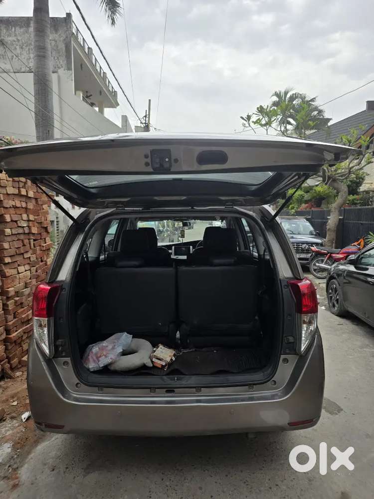 Toyota Innova Crysta 2017