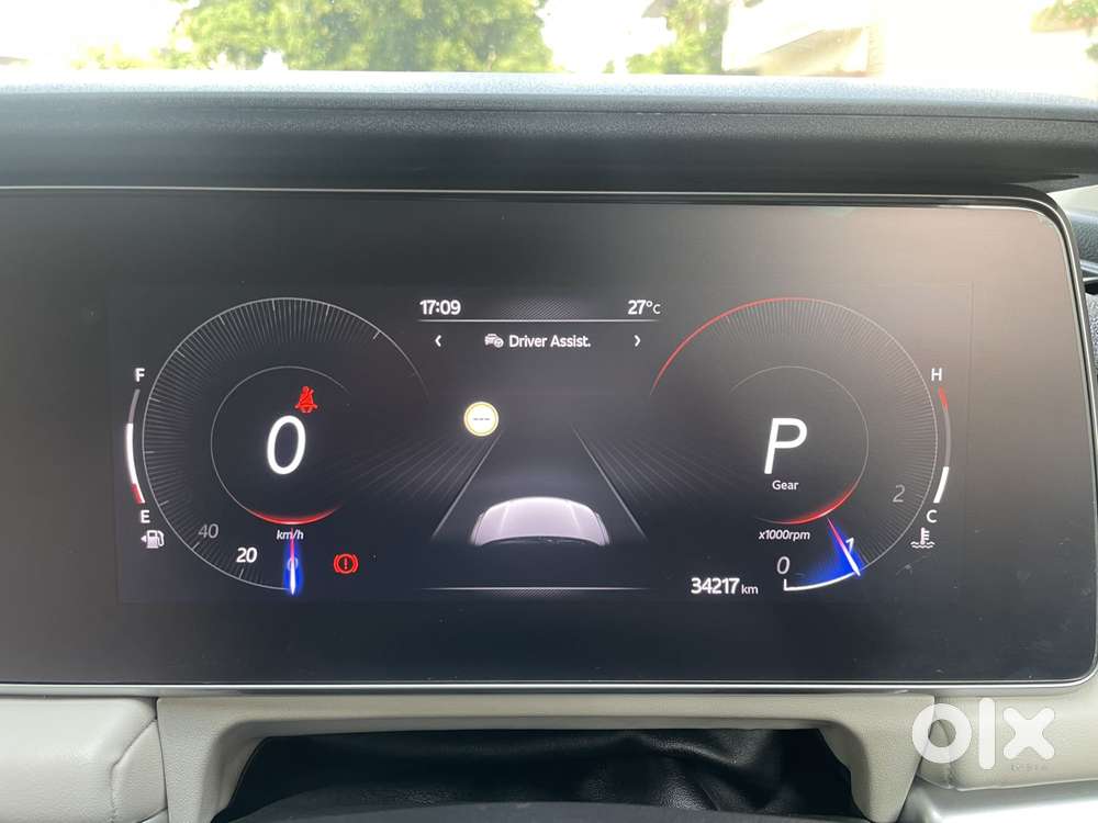 Mahindra Xuv700 2.2 Ax 7 Diesel At Luxury Pack Str Awd, 2022, Diesel
