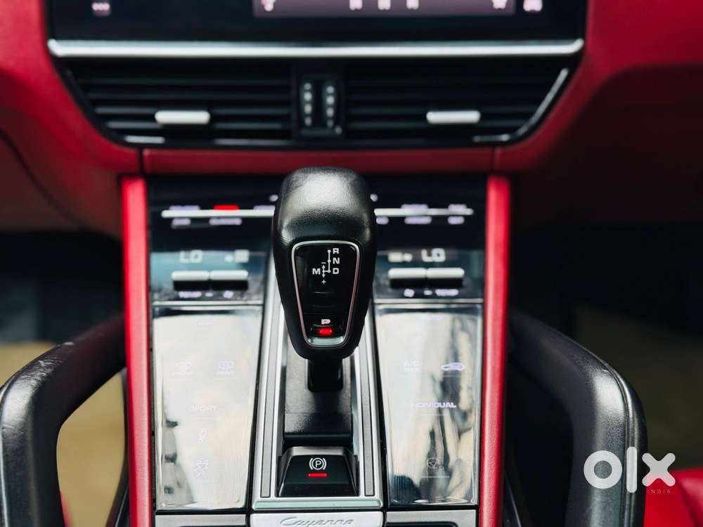 Porsche Cayenne Base, 2022, Petrol