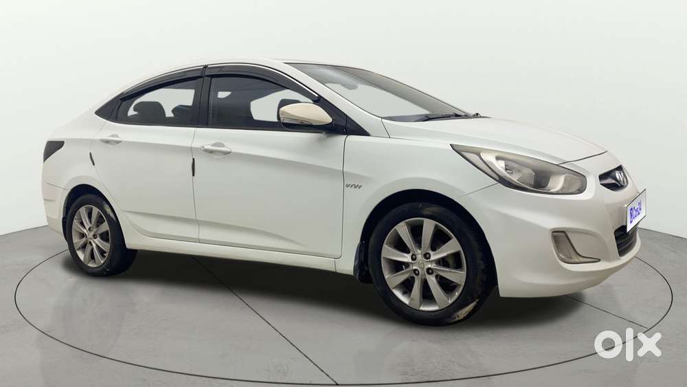 Hyundai Verna Fluidic 1.6 Vtvt Sx, 2013, Petrol