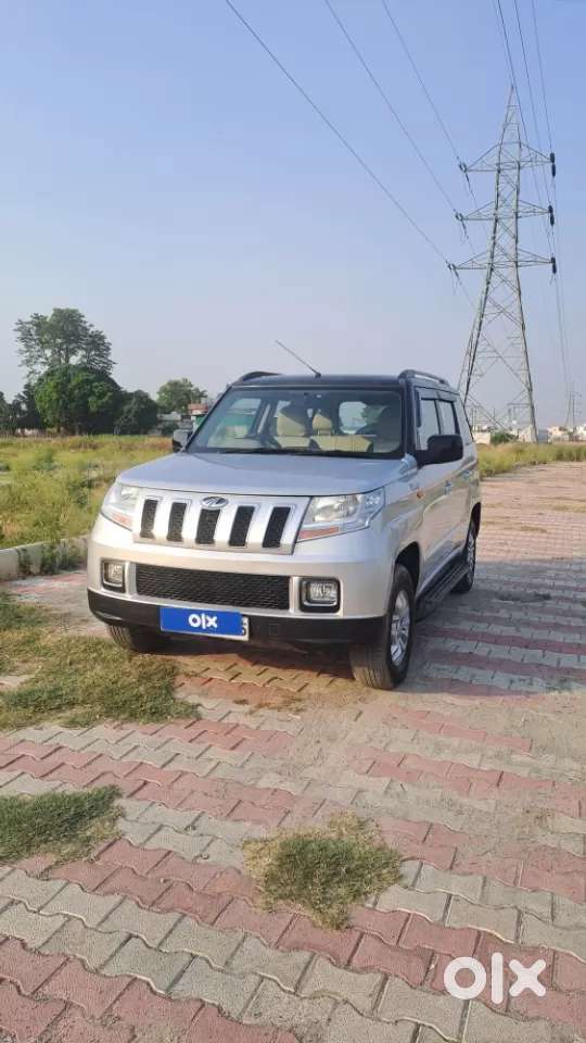 Mahindra Tuv 300 Mhawk100 T8 Dual Tone, 2017, Diesel