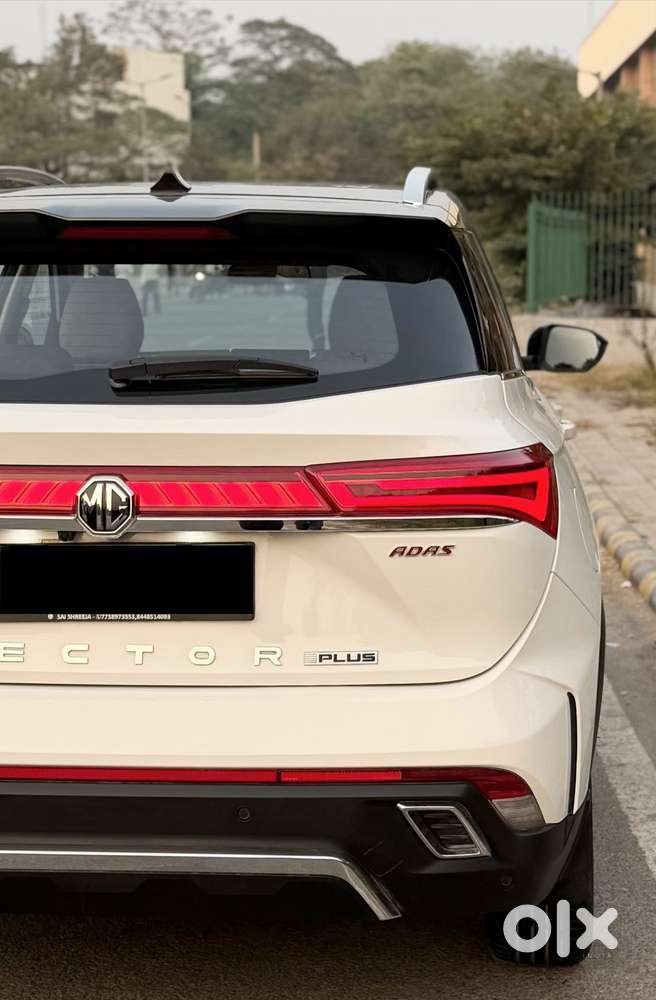 Mg Hector Plus Savvy Pro 1.5 Turbo Petrol Cvt 7 Str Dual Tone, 2024,..