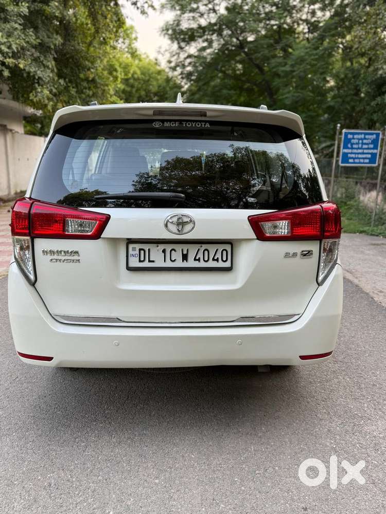 Toyota Innova Crysta 2.8z Automatic, 2017, Diesel