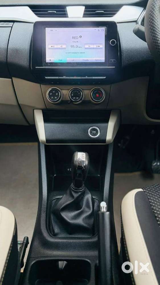 Renault Triber, 2021, Petrol