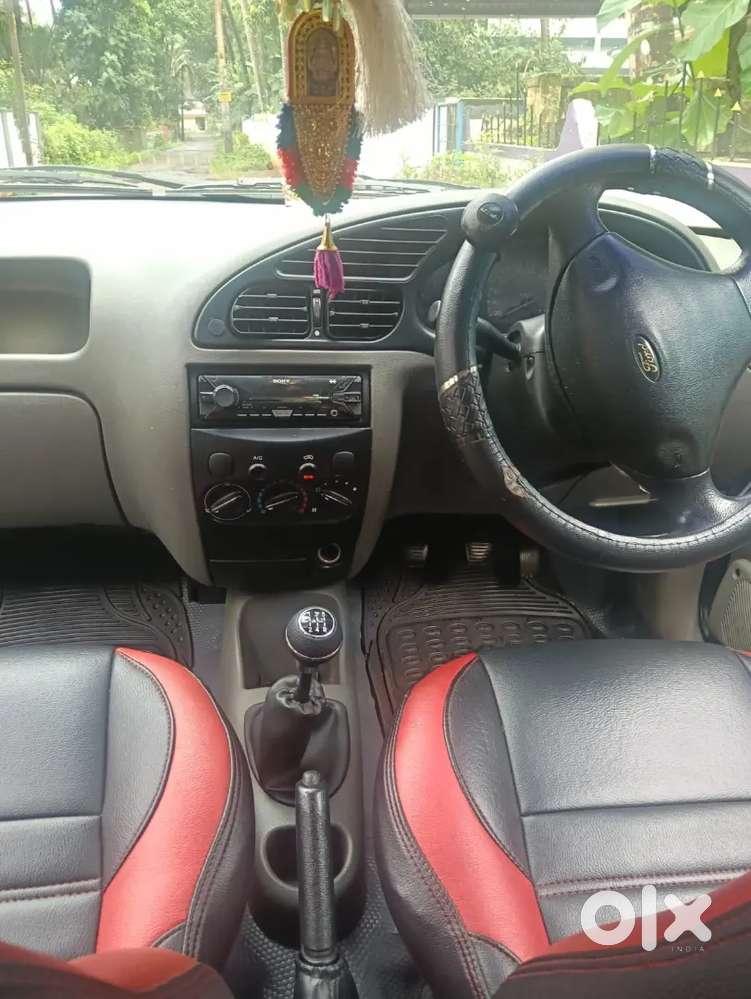 Ford Ikon Flair 2004