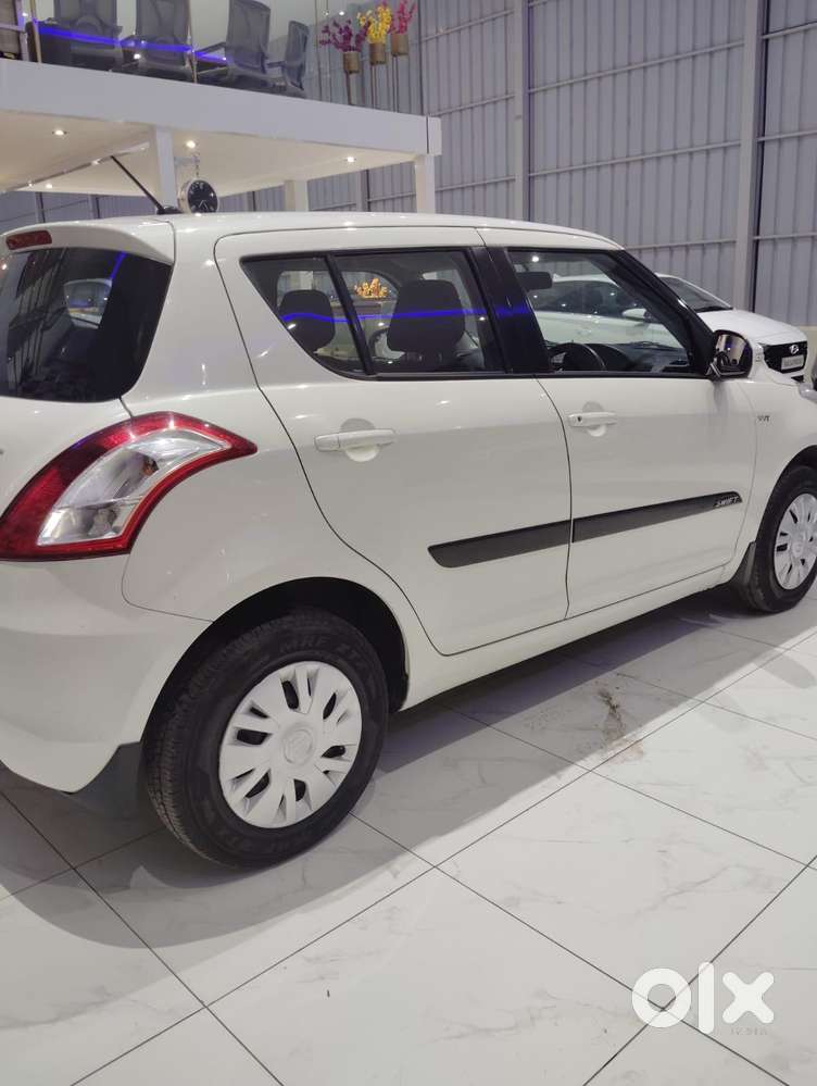 Maruti Suzuki Swift Vxi 1.2 Abs Bs-iv, 2012