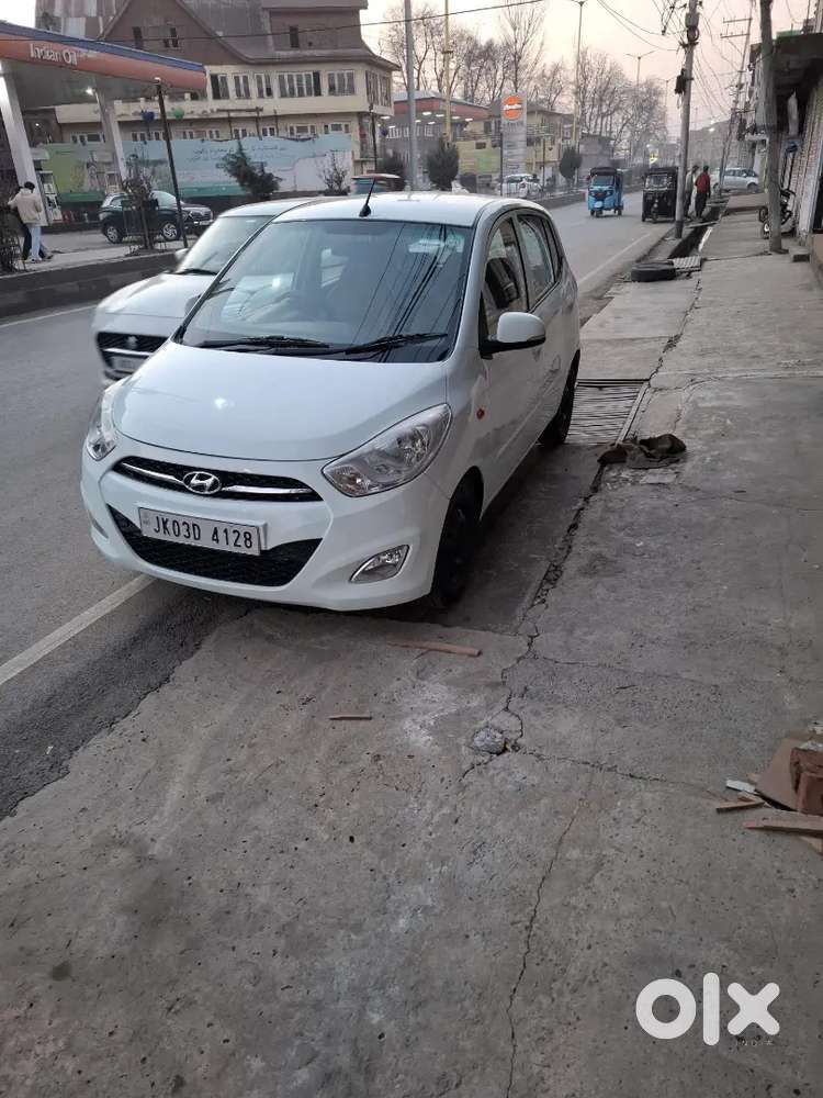 2013 Hyundai I10 Sportz  White, Petrol,new Tyres,excellent Condition