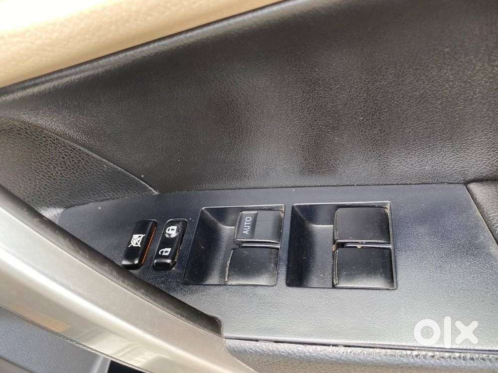 Toyota Corolla Altis 2013-2017 Vl At, 2016, Petrol