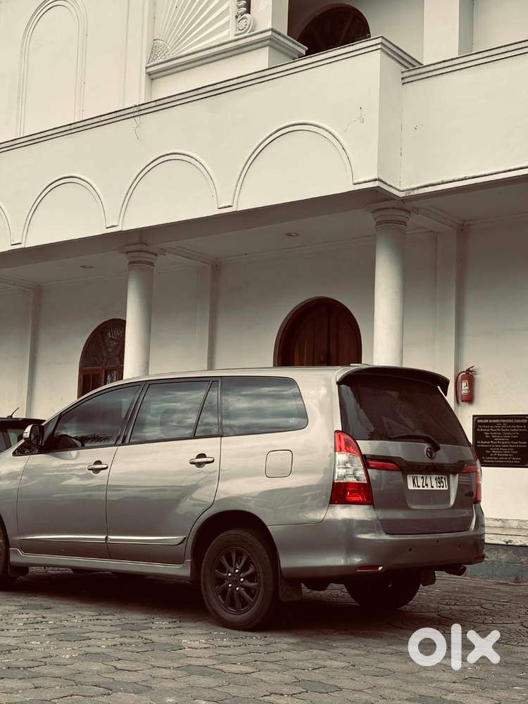 Toyota Innova 2015