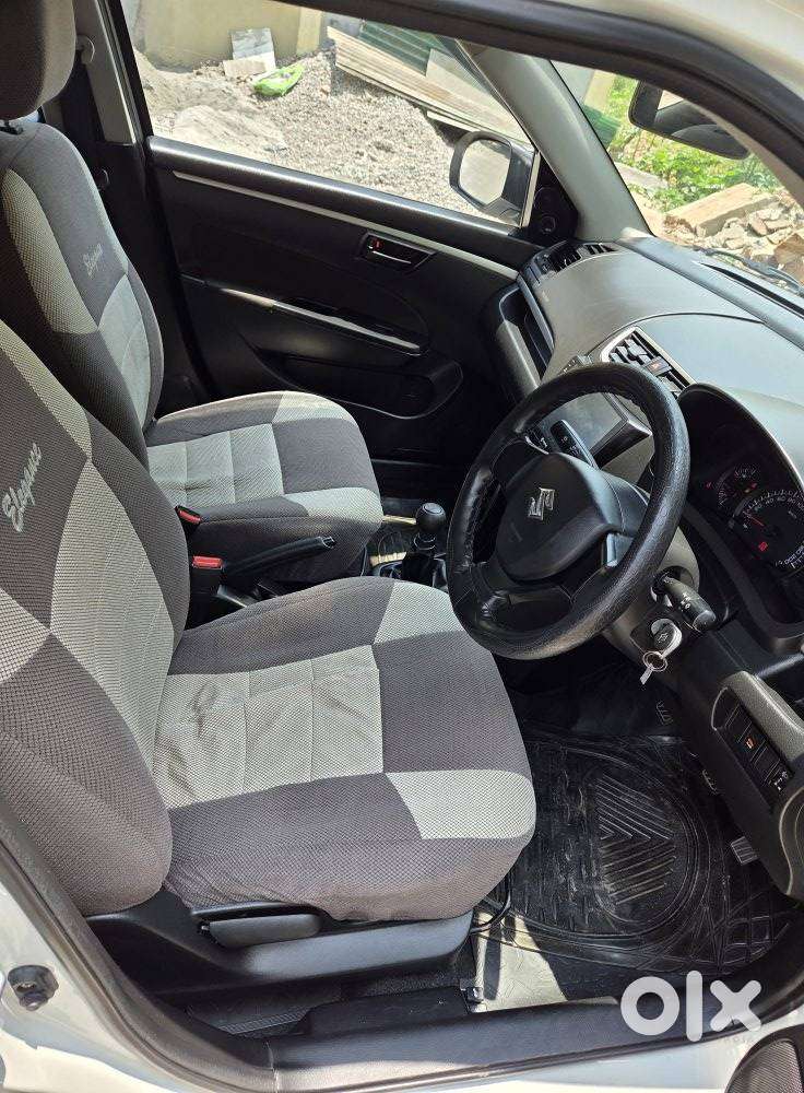 Maruti Suzuki Swift Lxi Optional-o, 2017, Petrol