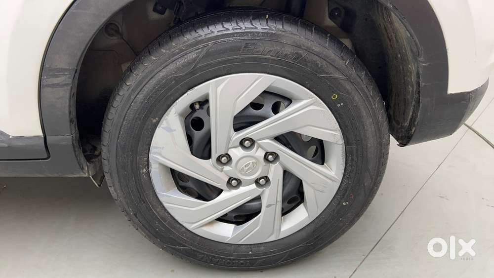 Hyundai Venue 1.2 S (o), 2022, Cng & Hybrids