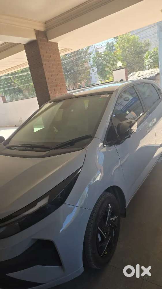 Tata Altroz 2025 Petrol 2700 Km Driven