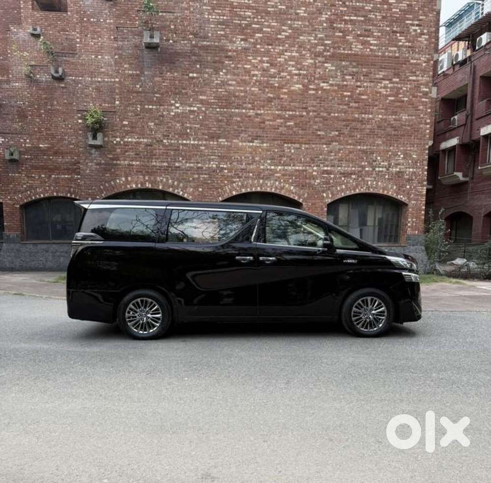 Toyota Vellfire Vip – Executive Lounge, 2023, Petrol