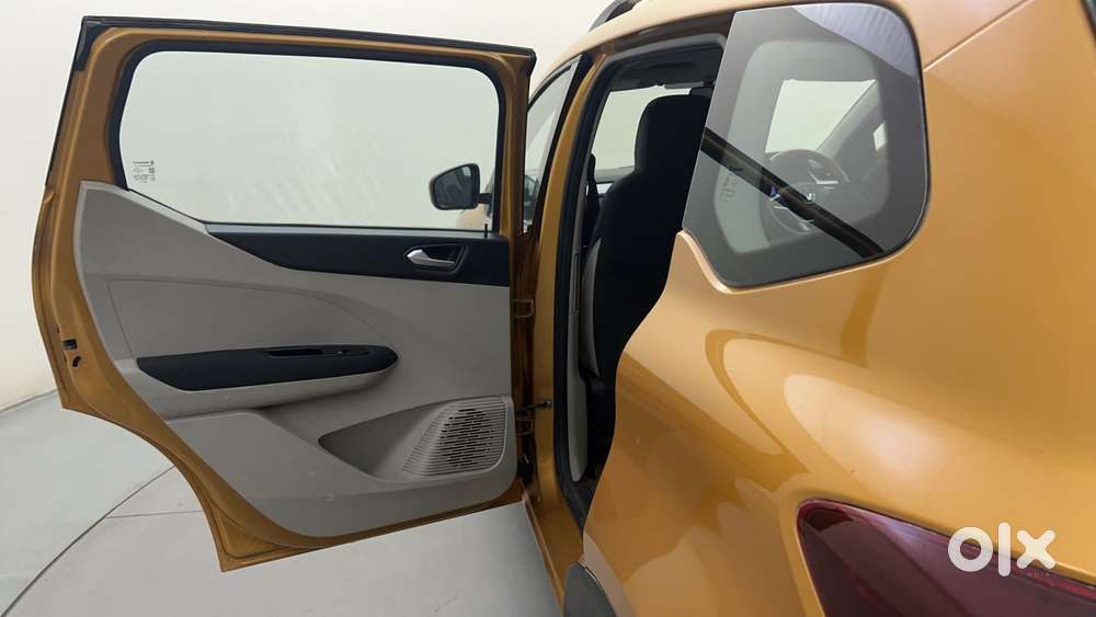 Renault Triber Rxz, 2019, Petrol