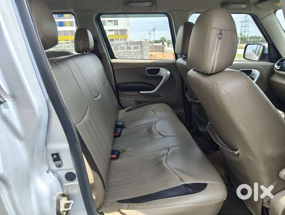 Mahindra Tuv 300 T8, 2017, Diesel