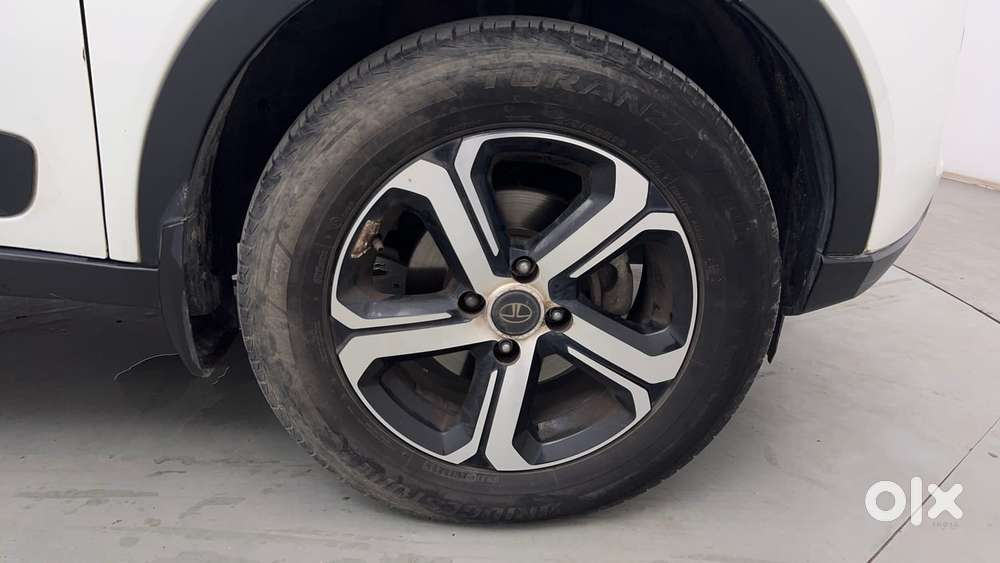 Tata Nexon 1.5 Revotorq Xz Plus Hs Dual Tone, 2022, Diesel