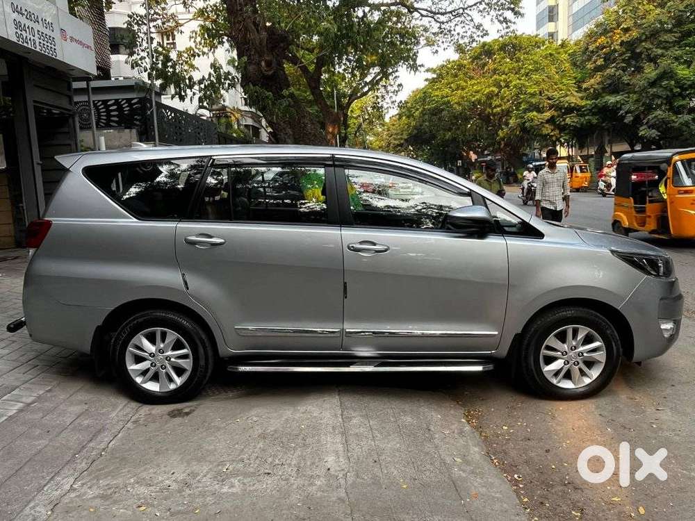 Toyota Innova Crysta 2.4 G Mt 8s, 2023, Diesel