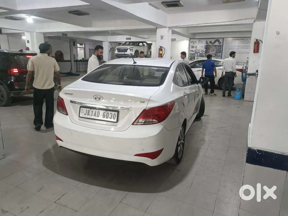 Hyundai Verna Petrol 2015
