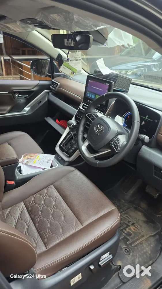 2024 Model Toyota Innova Hycross Zx(o) Hybrid 7 Str