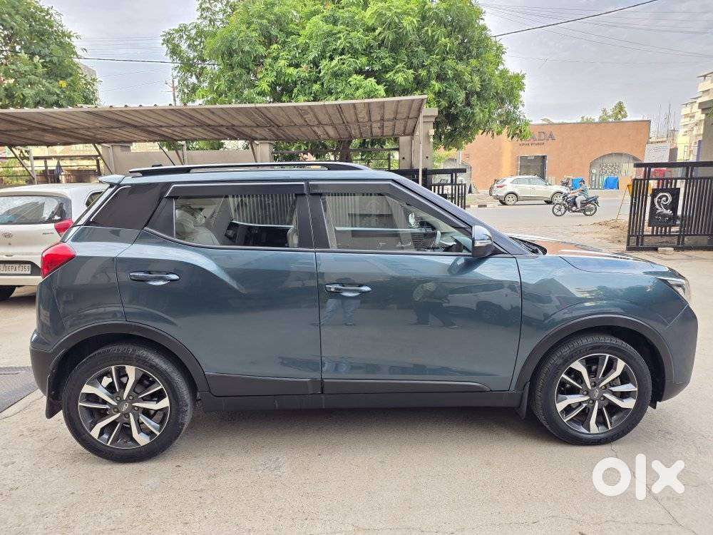 Mahindra Xuv300 1.2 W8 (o) Amt Petrol, 2021, Petrol