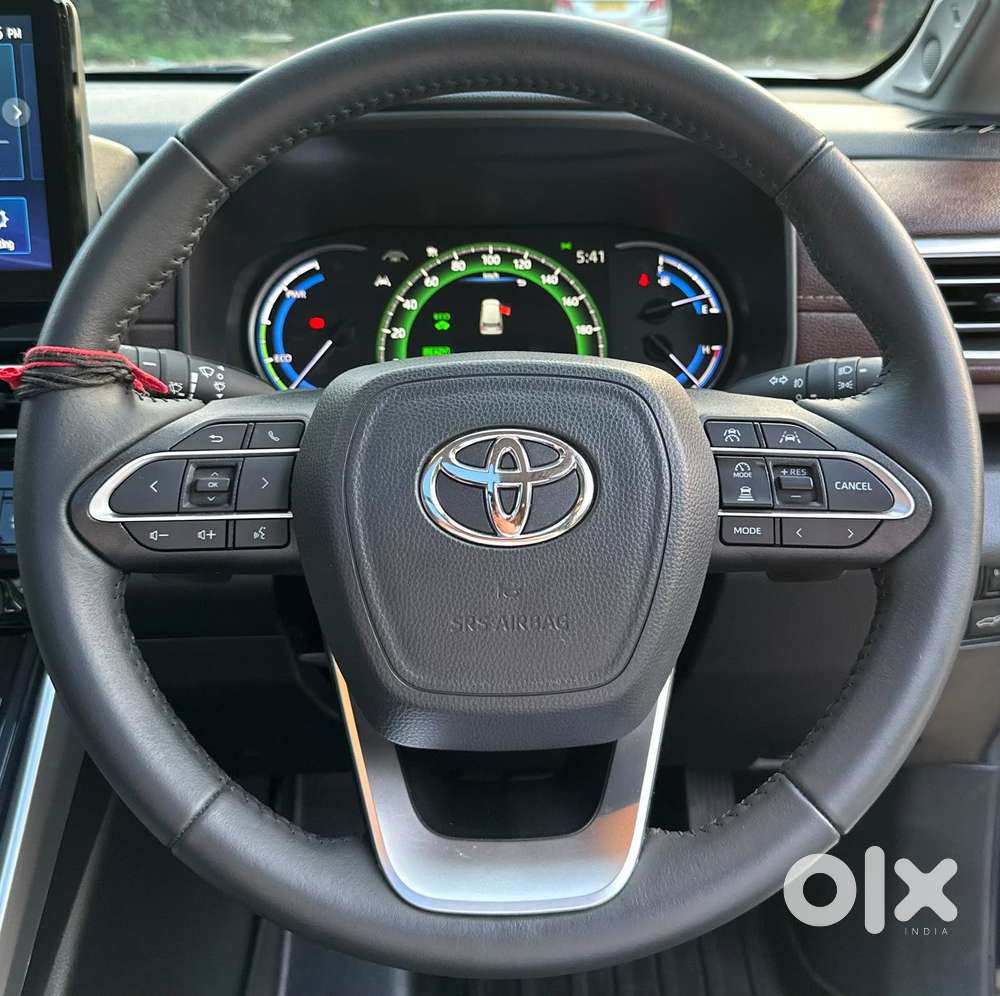 Toyota Innova Hycross 2.0 Zx Hybrid 7 Str, 2025, Petrol