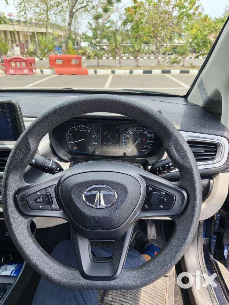 Tata Altroz Xta Petrol, 2022, Petrol