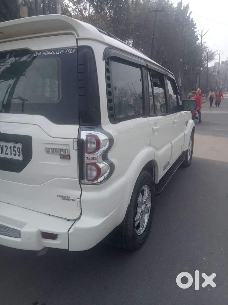 Mahindra Scorpio S10, 2015, Diesel