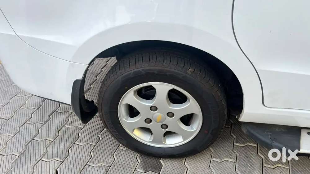 Chevrolet Enjoy Petrol Ltz 2014