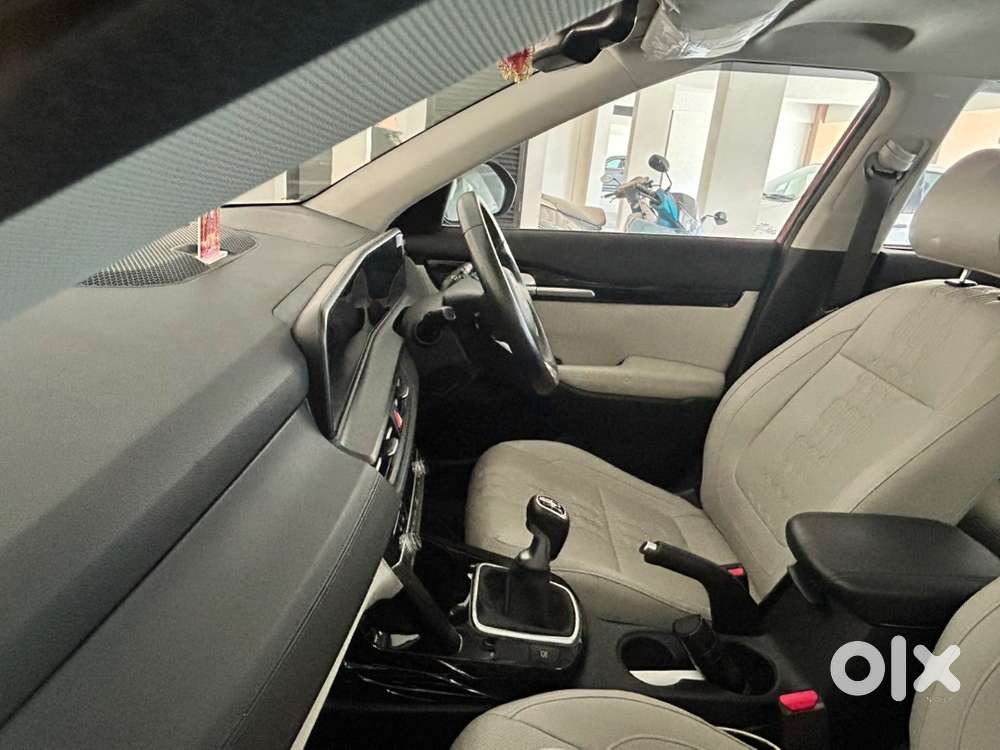 Kia Seltos Petrol Mt 2023