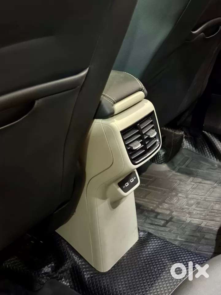 Skoda Slavia Style 1.0l Tsi At, 2022, Petrol