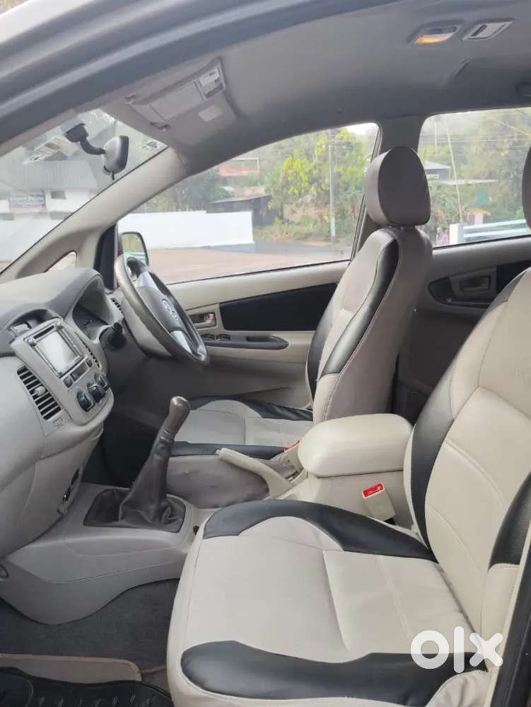Toyota Innova 2014