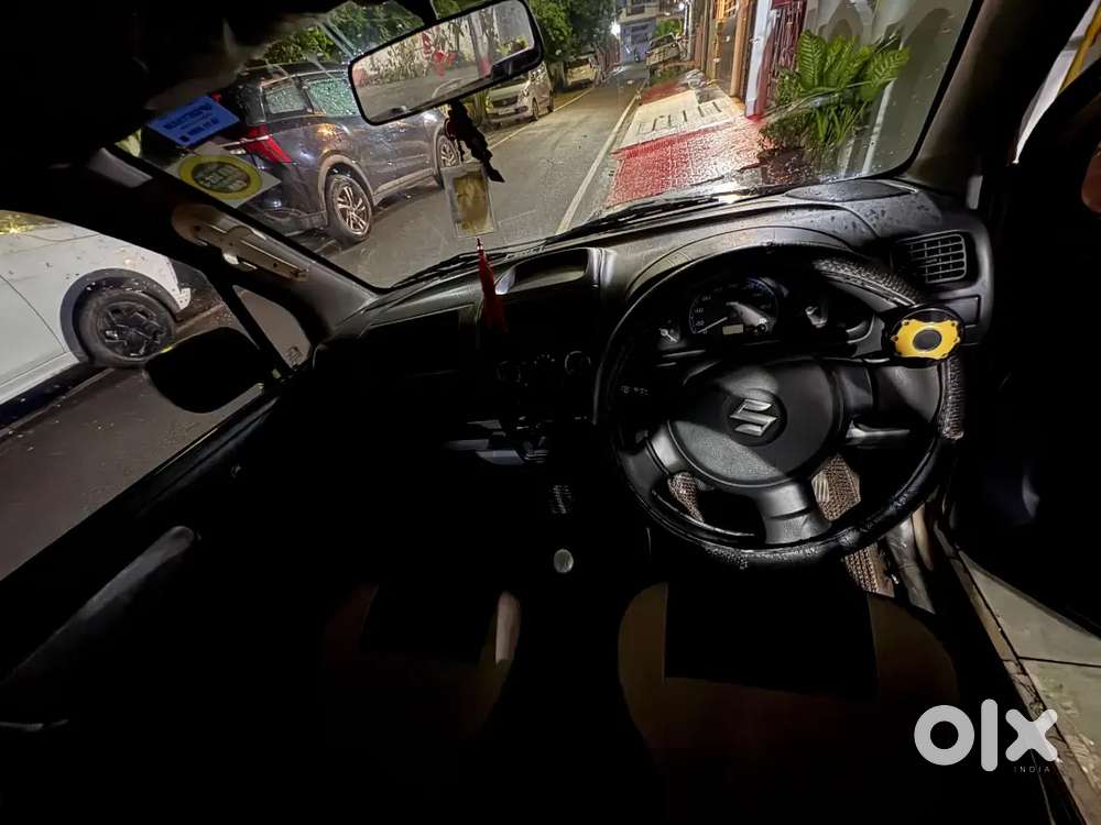 This Maruti Suzuki Wagon R Offers A Reliable Driving Experience.
- Man