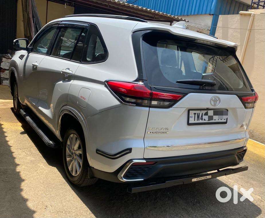 Toyota Innova Hycross, 2023, Petrol