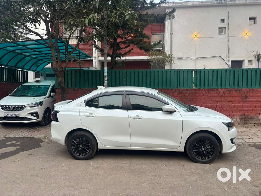Maruti Suzuki Dzire 2025 Auto Zxi Showroom Condition