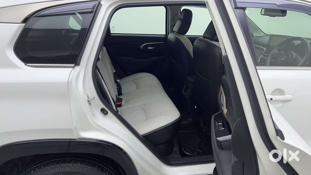 Maruti Suzuki Grand Vitara 1.5 Zeta Plus Intelligent Hybrid Ecvt, 20..