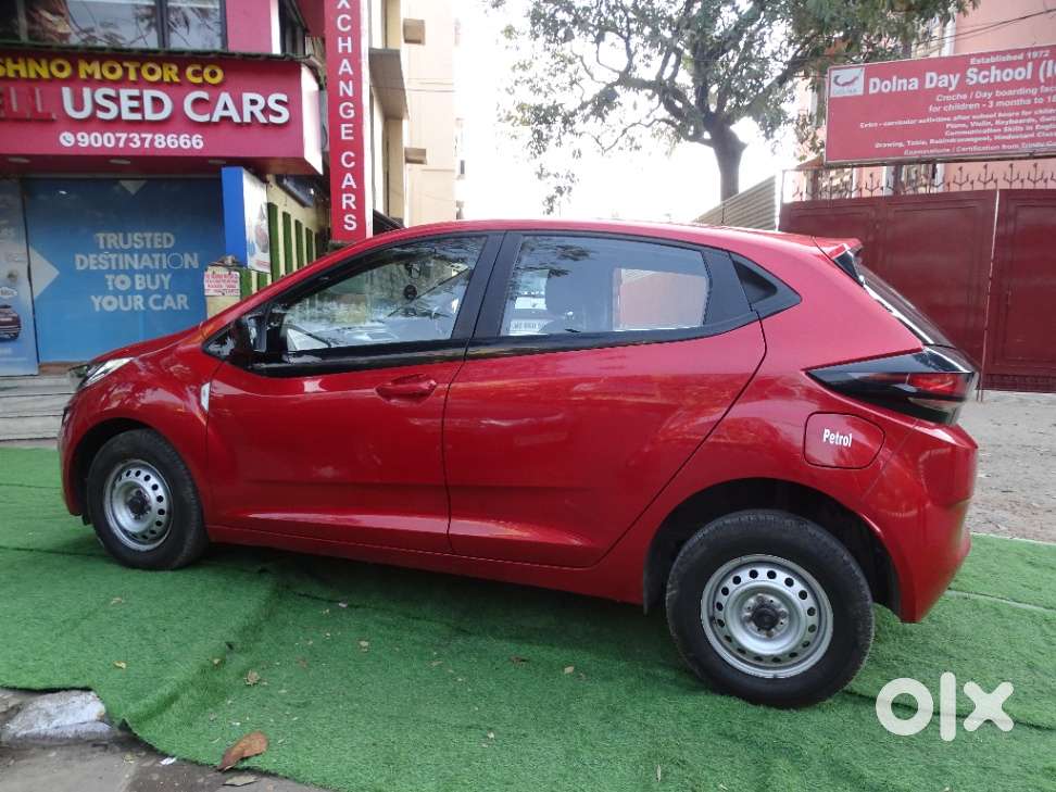 Tata Altroz 1.2 Xe, 2022, Petrol