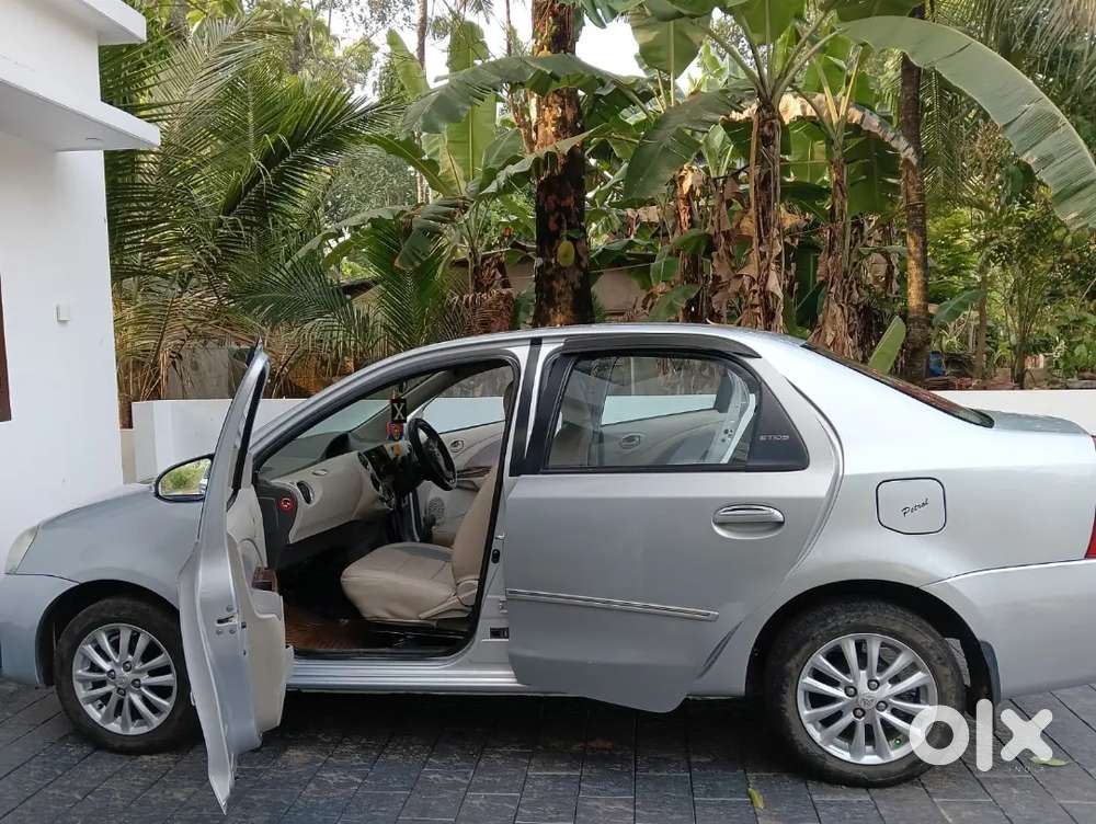 Toyota Etios 1.5 V 2013