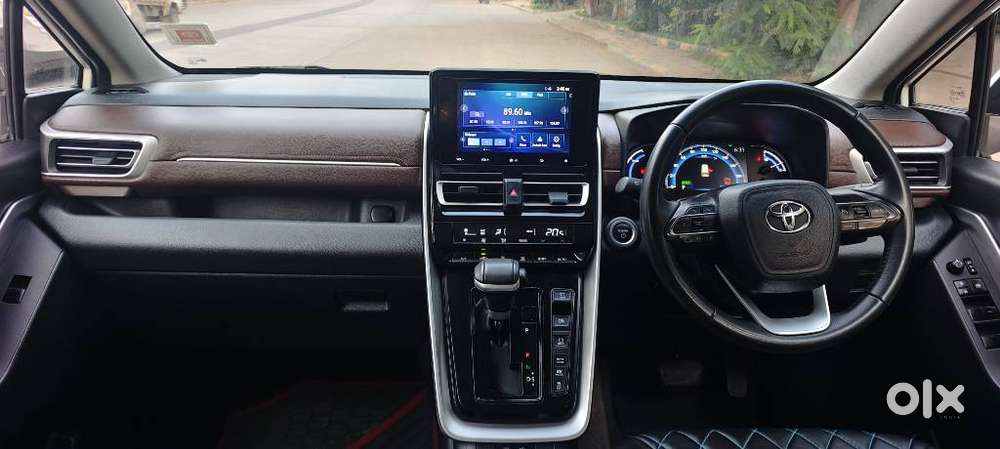Toyota Innova Hycross 2.0 Vx Hybrid 8 Str, 2024, Petrol