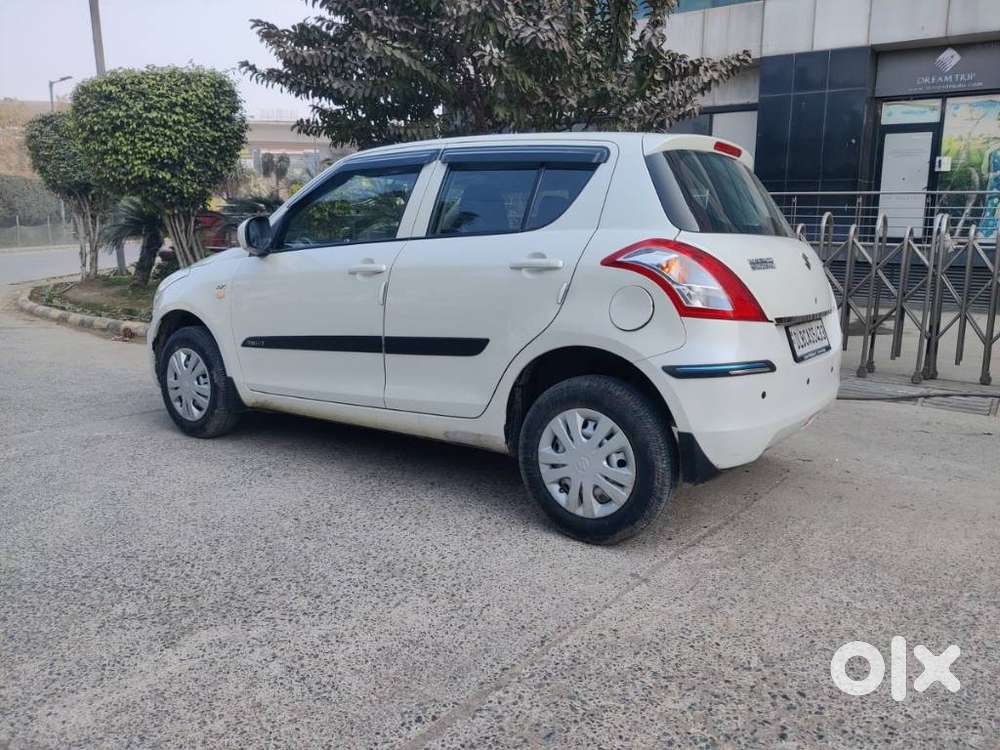 Maruti Suzuki Swift Lxi Optional-o, 2017, Petrol