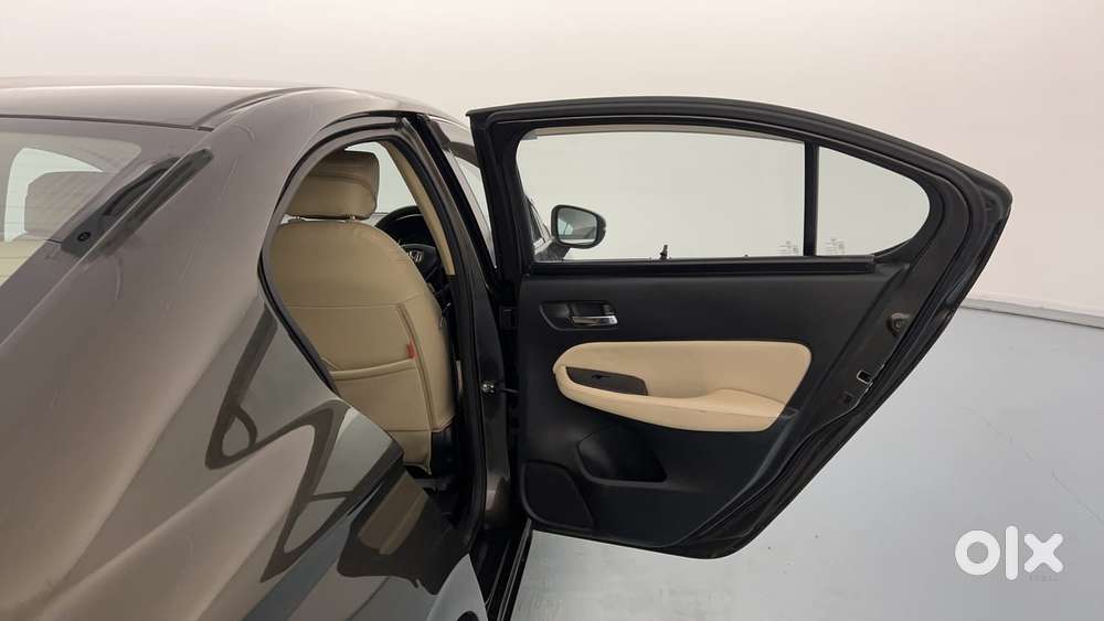 Honda City 1.5 V Mt, 2023, Petrol