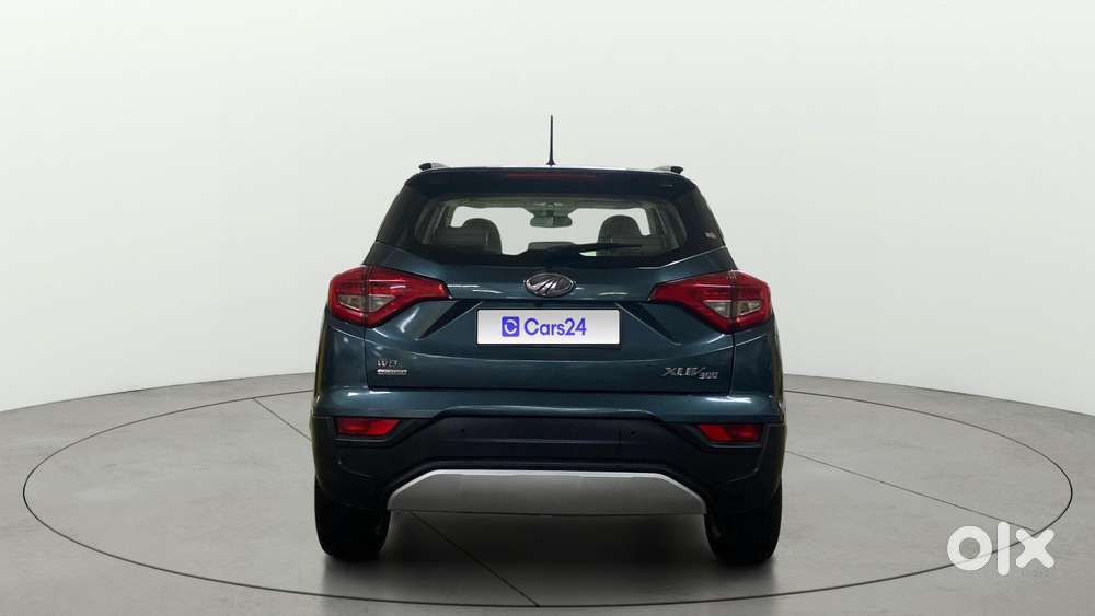 Mahindra Xuv300 1.2 W8 (o) Amt Petrol, 2021, Petrol