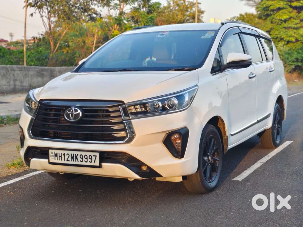 Toyota Innova Crysta 2.4 V, 2016, Diesel