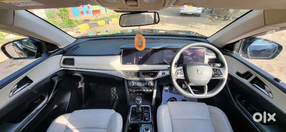 Mahindra Xuv700 2.2 Ax 7 Diesel Mt Luxury Pack Str, 2024, Diesel
