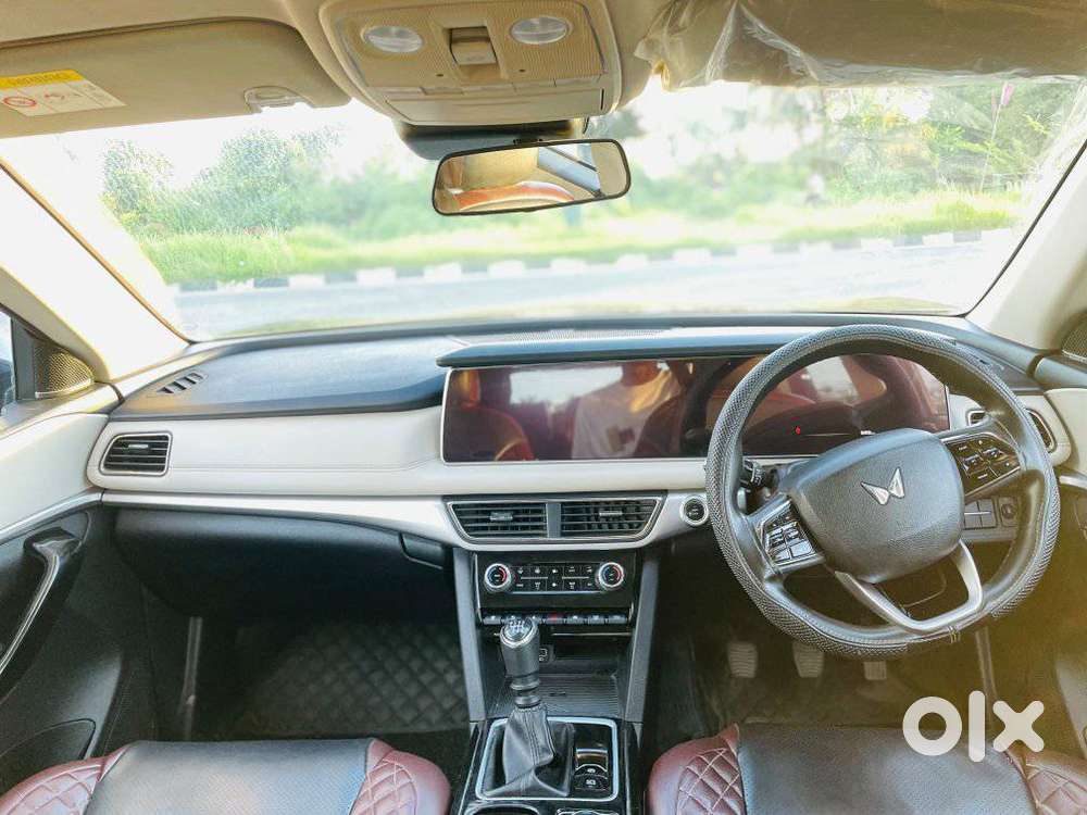 Mahindra Xuv700 2.2 Ax 7 Diesel Mt Luxury Pack Str, 2024, Diesel