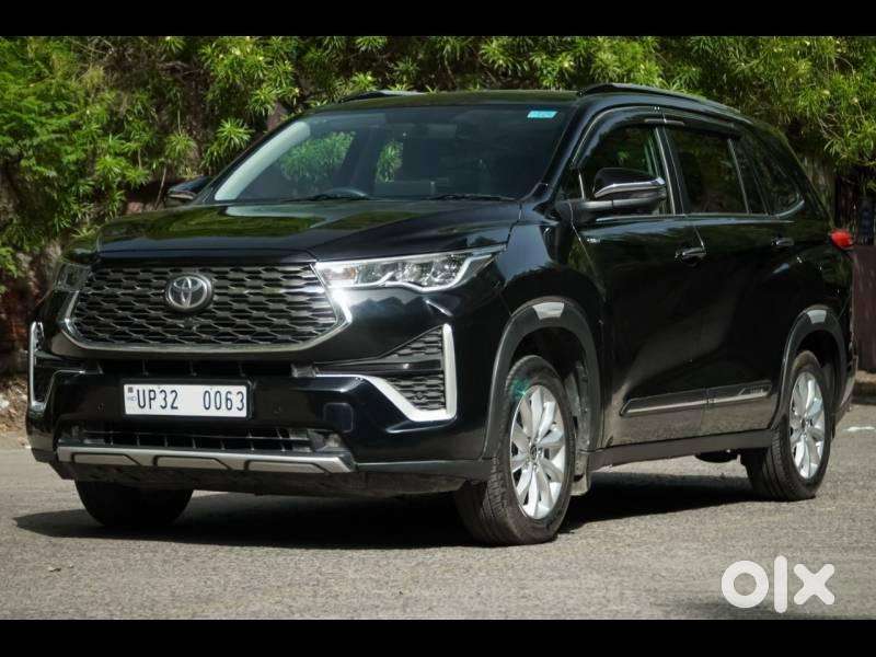 Toyota Innova Hycross 2.0 Vx (o) Hybrid 8 Str, 2025, Petrol