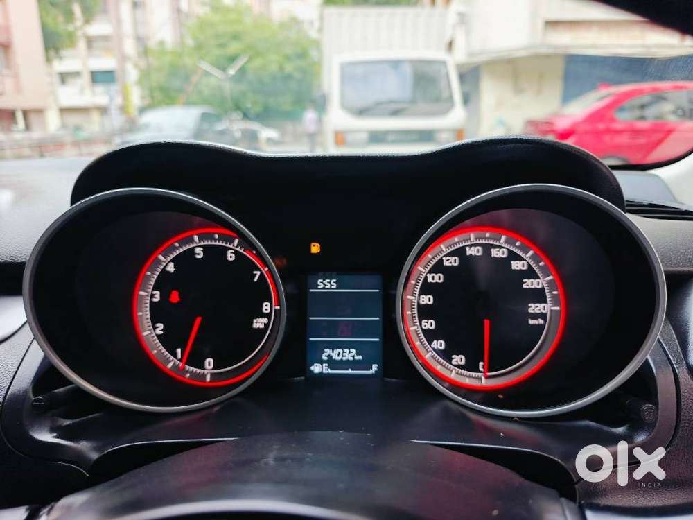 Maruti Suzuki Swift Vxi + Manual, 2022, Petrol